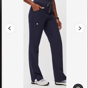 Figs straight leg cargo pocket scrub pants